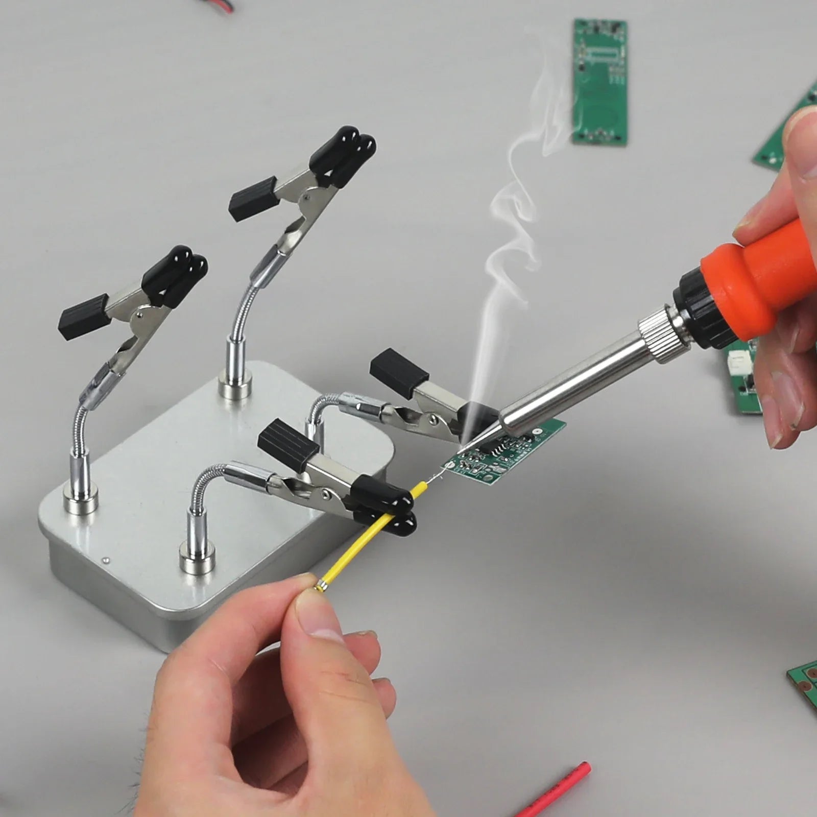 4/2 Arm Magnetic Soldering Helping Hands Flexible Third Hand PCB Clamp Universal Welding Repair Assistant Tools Zpaxo