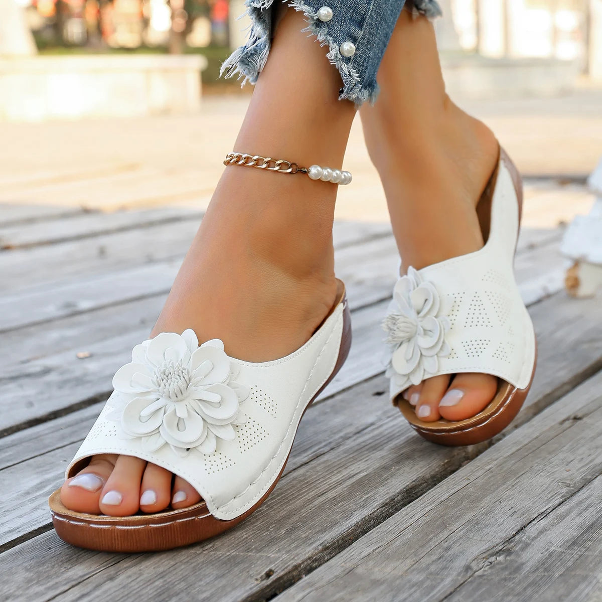Women Slippers 2025 Elegant Platform Fashion Beach Slides Casual