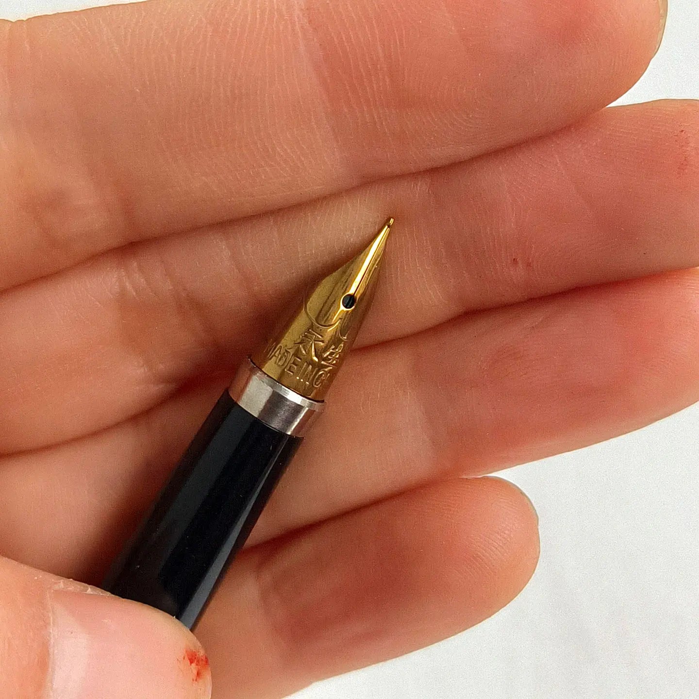 Rare 1990s Stock YongSheng 322 Fountain Pens Writing Office Collection Stationery Clearance For Sale. NIB F Zpaxo