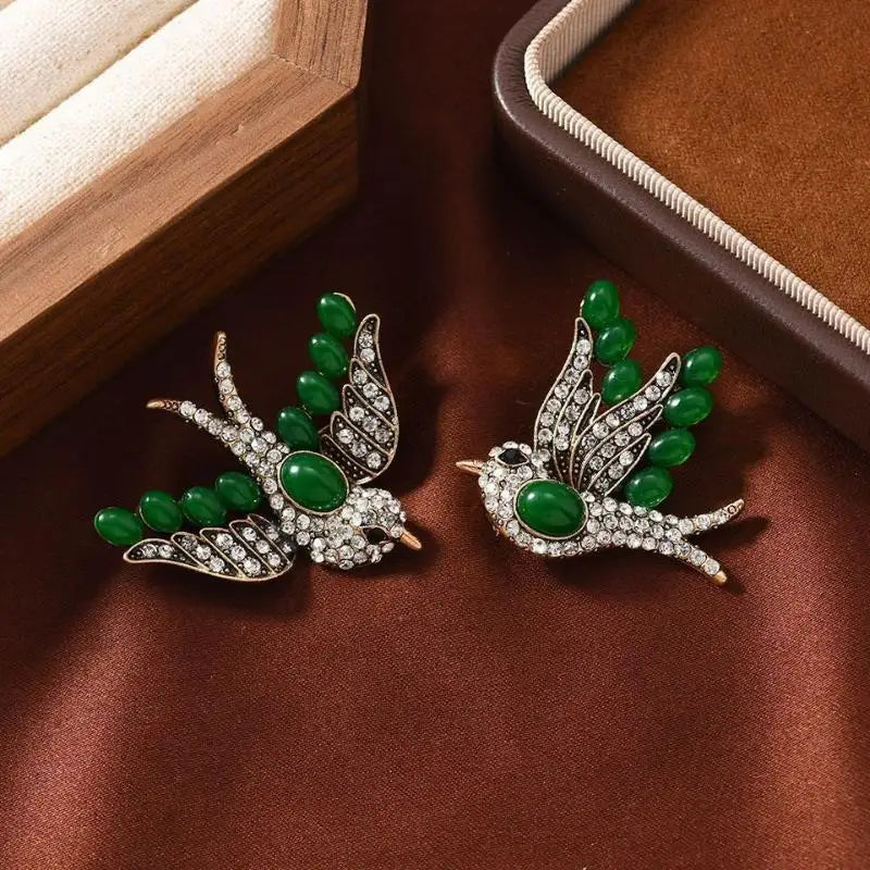 Emerald Green Swallow Brooches Men Women Retro Flying Bird Lapel Zpaxo