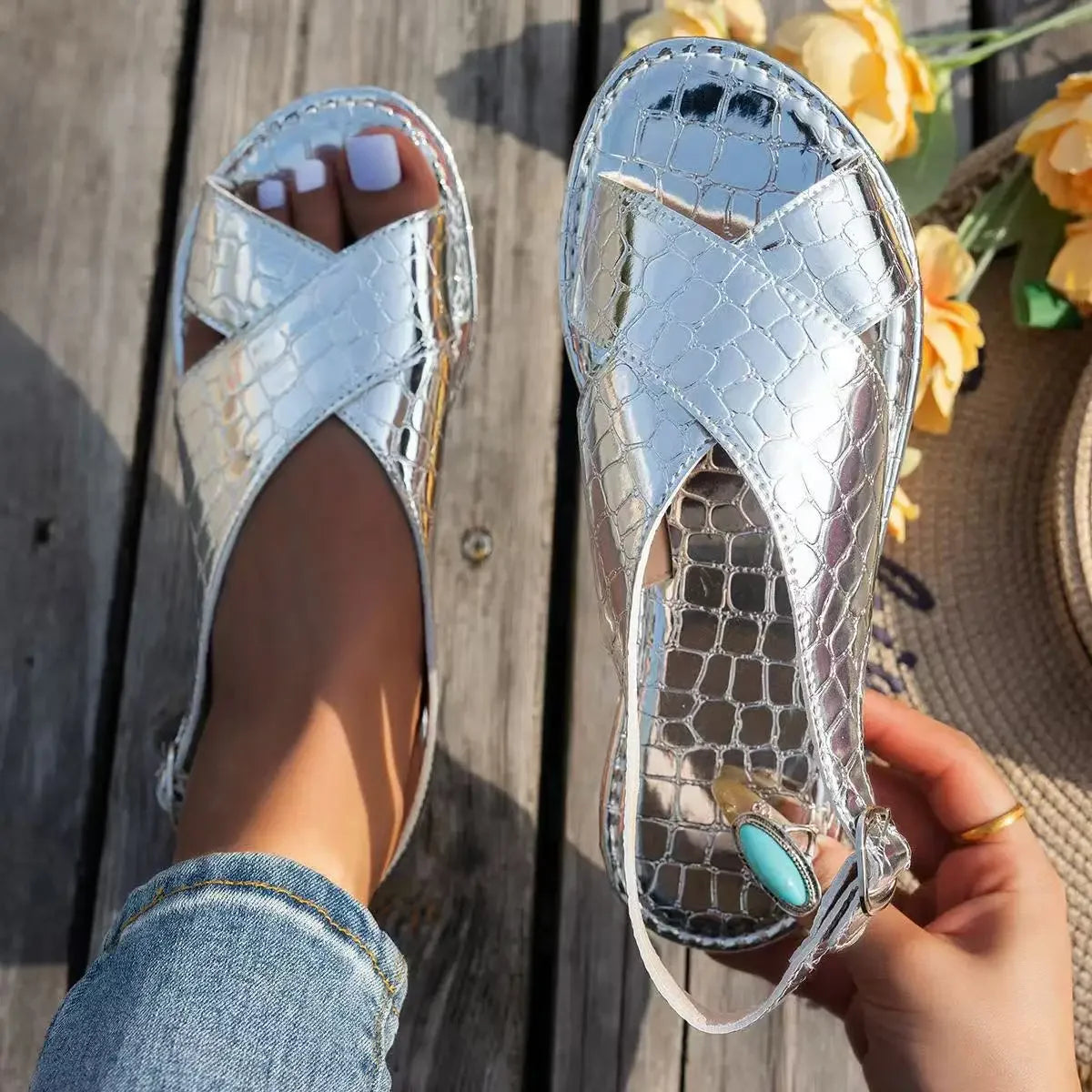 2025 Luxury Sexy Women Sandals Classic Gold Silver Buckle Summer Zpaxo