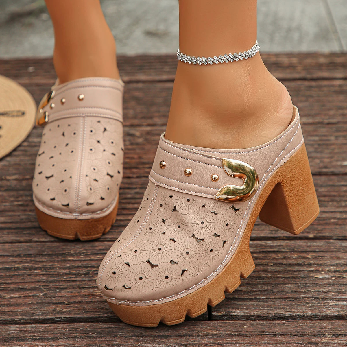 Women Slip-On Sandals Summer Street Shoes Chunky Heel Mules with Flower Pattern Sandals Hollow Upper Closed Toe Shoes for Women Zpaxo