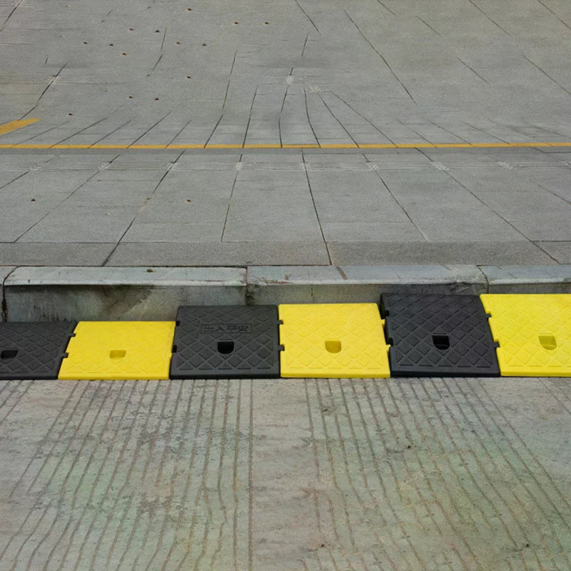 Plastic Kerb Ramp 30/40/50mm – Non-Slip Threshold Ramp