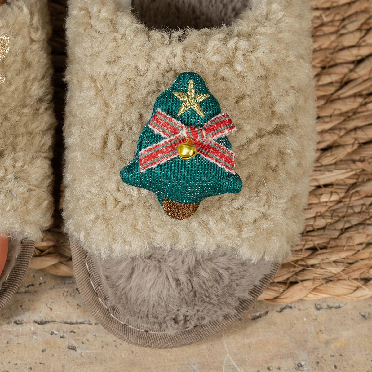 2025 New Women Slippers Cute Cartoon Christmas Candy Slides Women Warm Indoor Home Slippers Autumn and Winter Shoes for Women Zpaxo