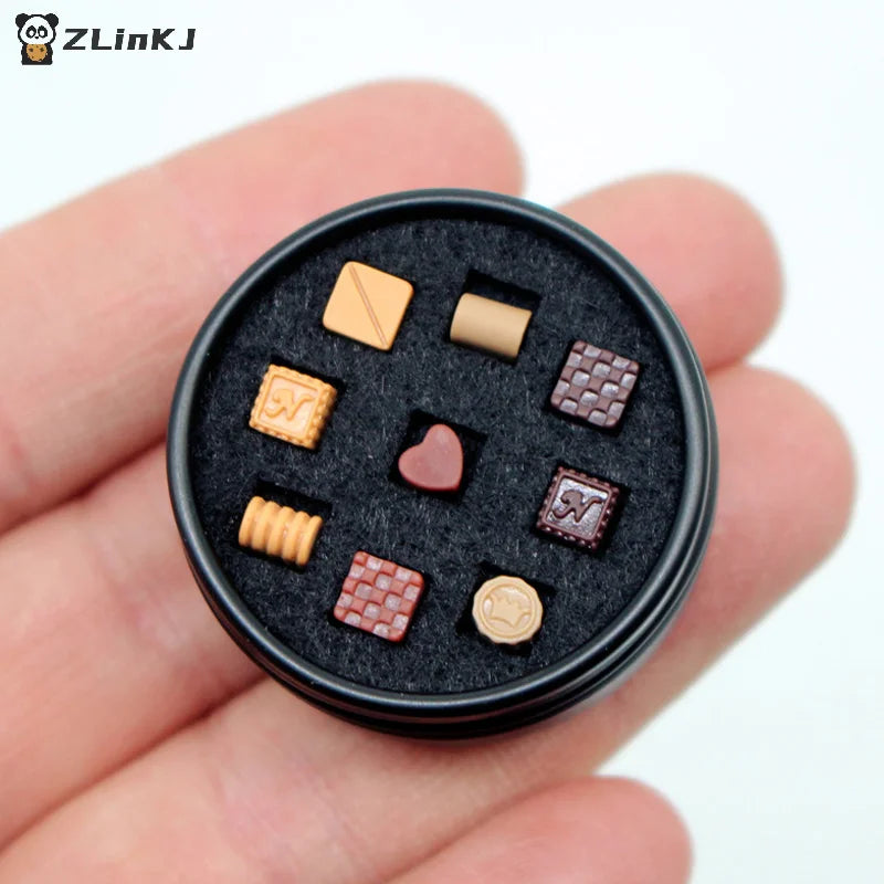 ▶Dollhouse Cream Chocolate Black Can Gift Box Iron Box Set Miniature DIY Simulation Food Toy Dollhouse Decoration Accessories Zpaxo