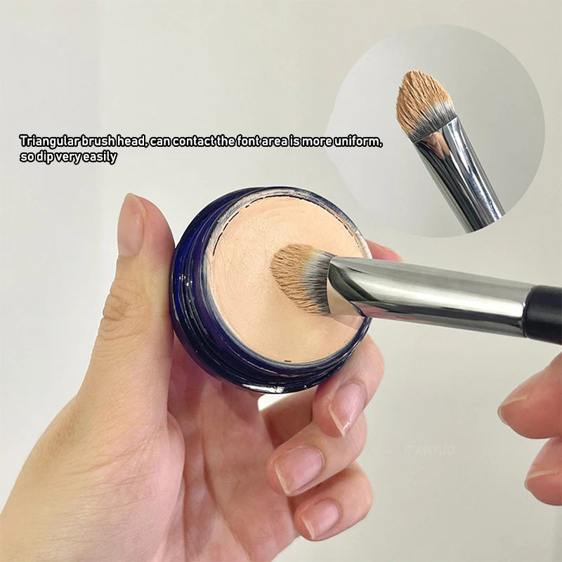 Concealer Makeup Brush Triangle Beveled Precision Soft Smudge Brushes