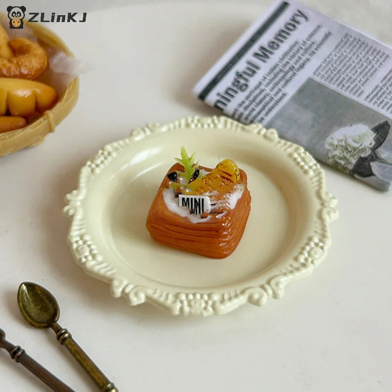 ▶3Pcs Miniature Dollhouse Pastry Plate Mini Retro Carving Tray Kitchen Food Disc Toy For 1/6 1/12 Scale Doll House Accessories Zpaxo