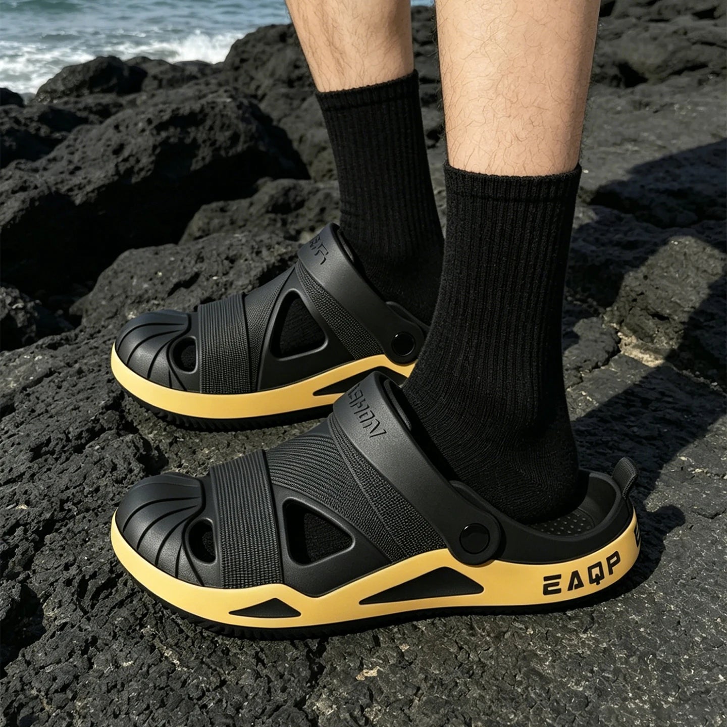 Men's Breathable Summer Clogs Anti-slip Outdoor Beach Shoes Casual