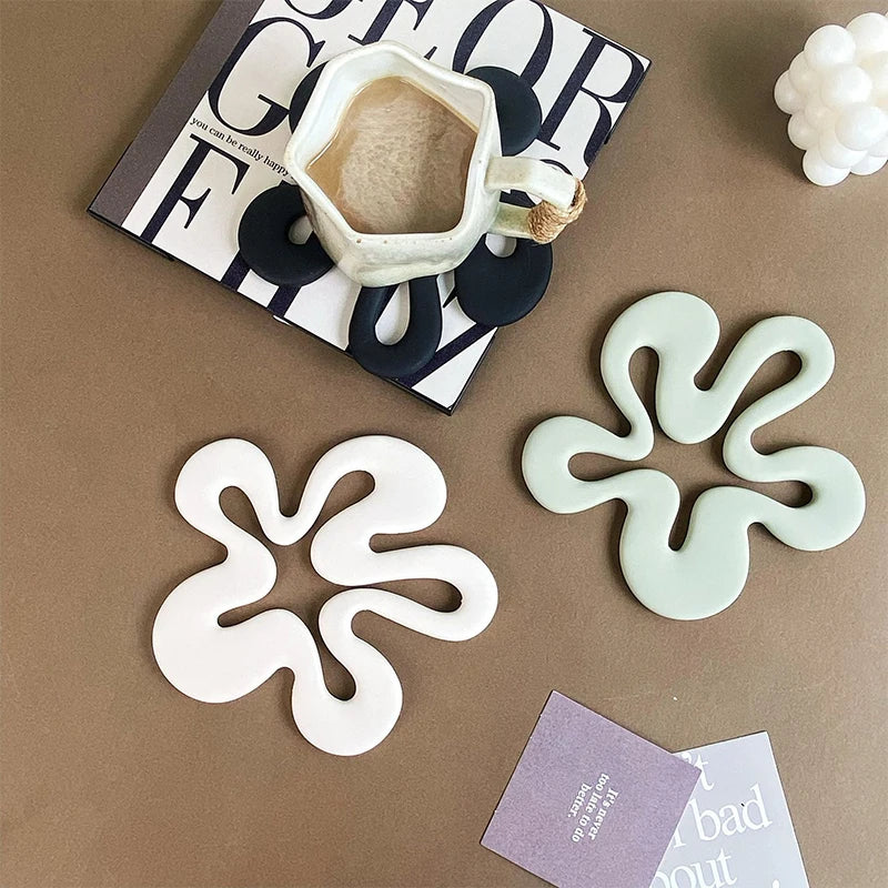1Pcs Irregular Flower Shape Coasters Skid Insulation Cup Mat Antiskid Pat Reusable Kitchen Dishes Accessories Table Protector Zpaxo