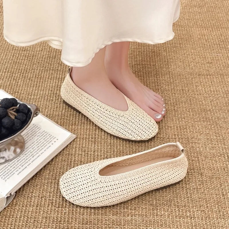 2026 Niche Square-toe Flat-soled Deep-mouth Single Shoes British