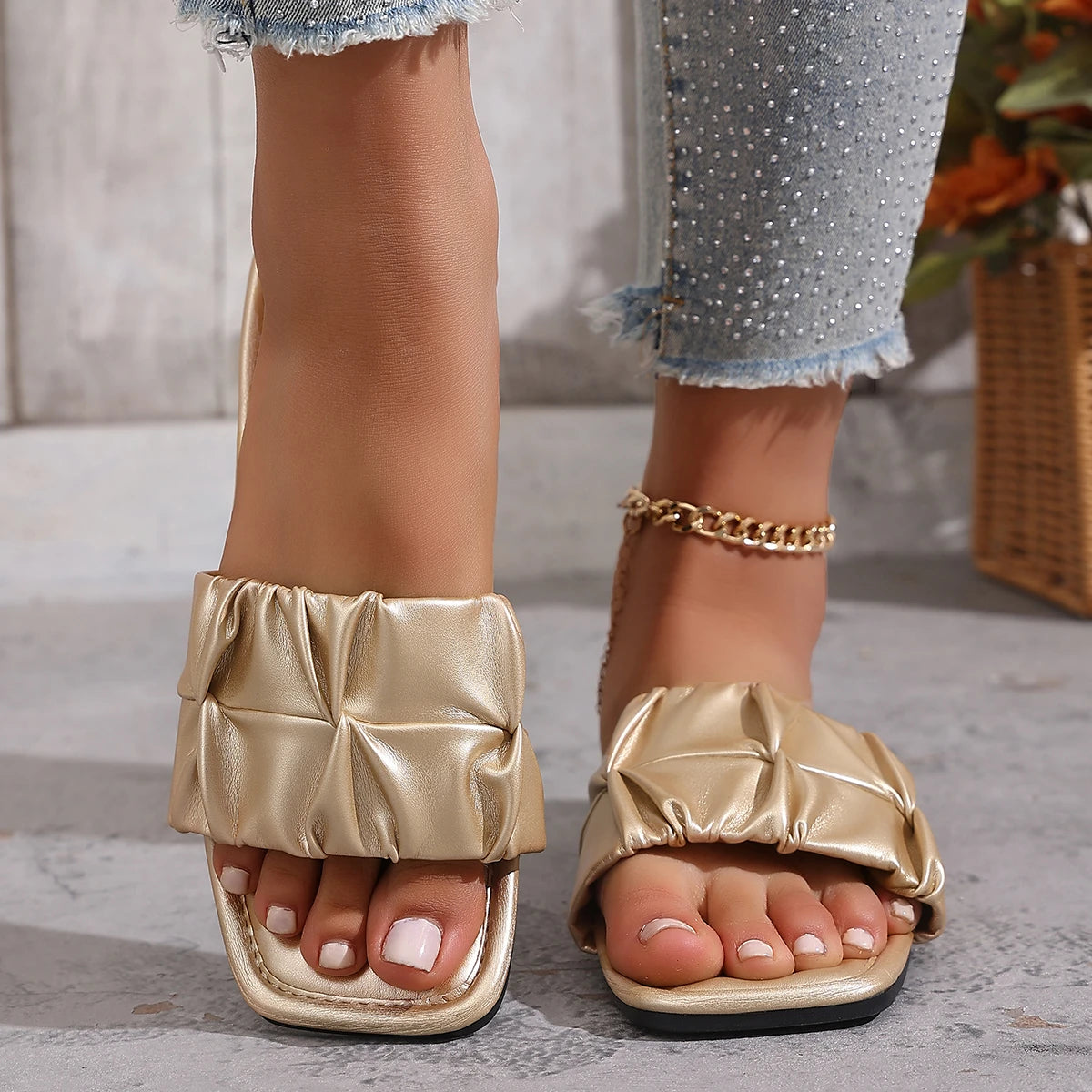 Summer Women Slippers Slip on Lightweight Shoes Flats Pleated Slippers Women Elegant Comfortable Sandals Big Size Slides Women Zpaxo