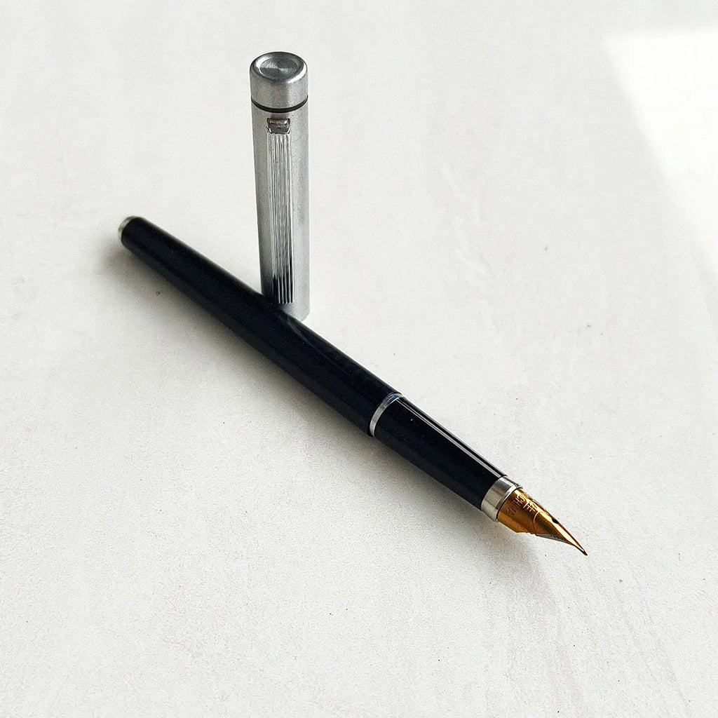 Rare 1990s Stock YongSheng 322 Fountain Pens Writing Office Collection Stationery Clearance For Sale. NIB F Zpaxo 322hei