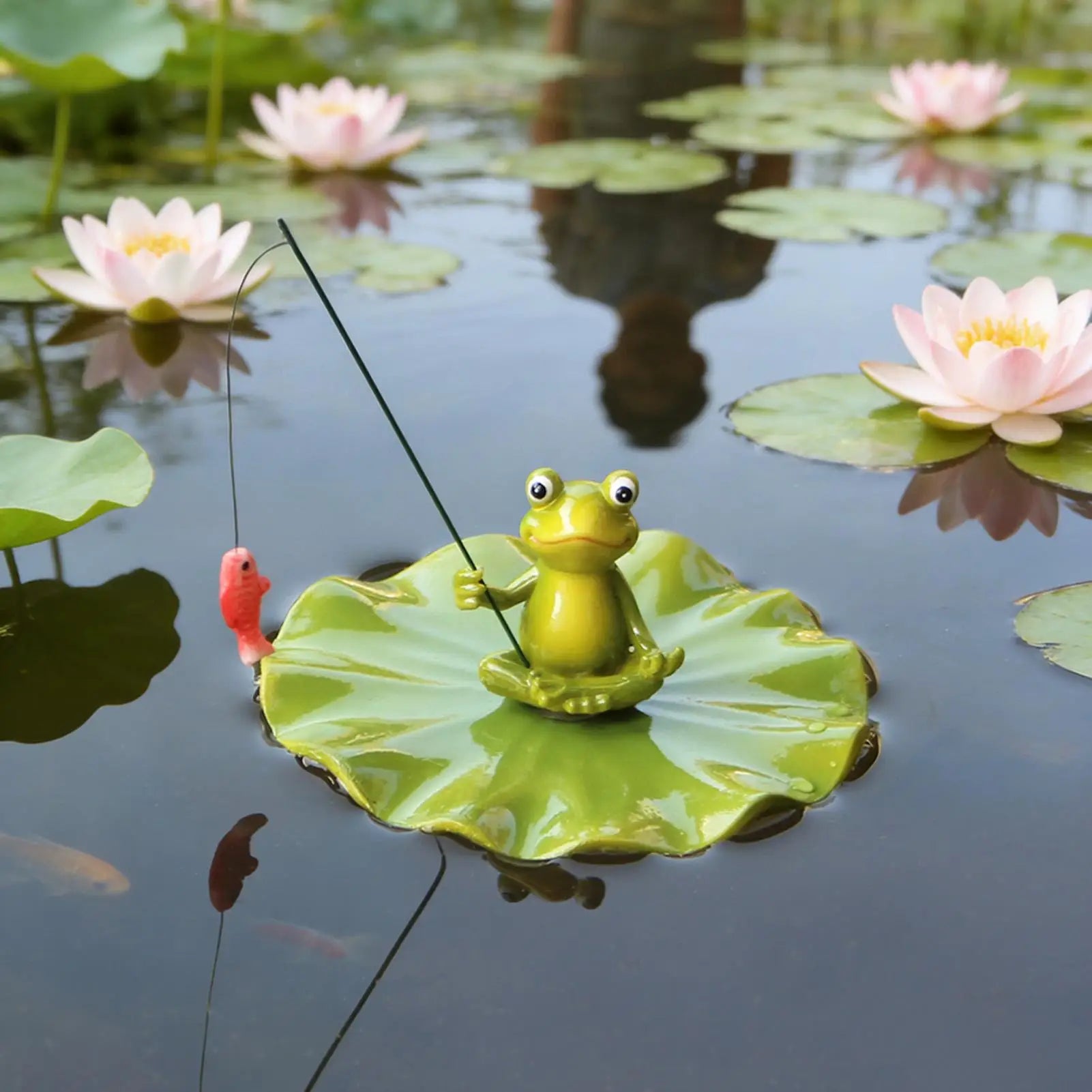 Pond Decor Waterproof Cute Realistic Frog Fishing Design Statue with Lily Pad Floating Pond Accessories for Garden Yard Patio Zpaxo