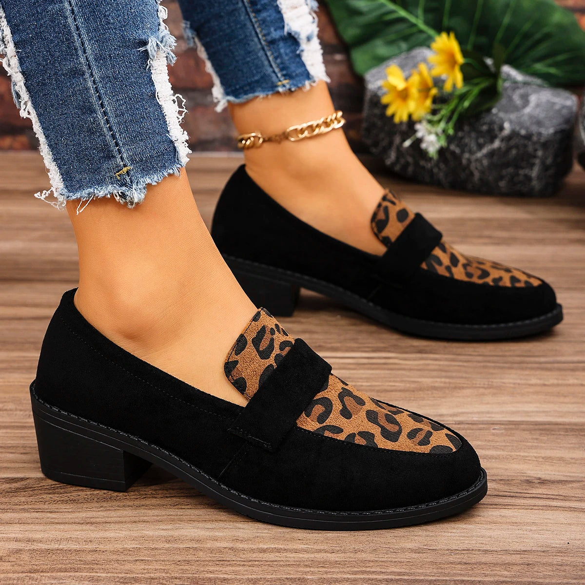 2024 New Spring Autumn Fashion Women Designer Comfortable Casual Shoes Women Medium Heel Pointed Toe Leopard Print Slip-On Shoes Zpaxo