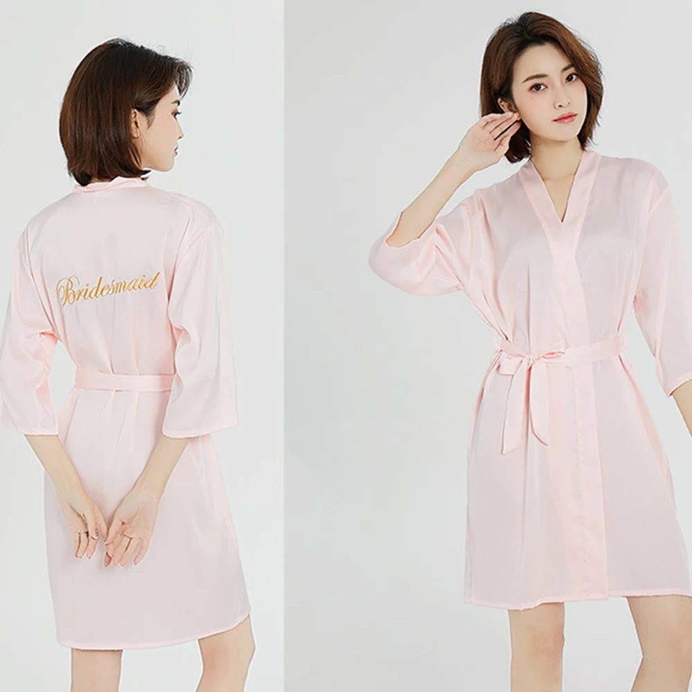 Bride Bridesmaid Robe for Wedding Party Getting Ready Embroidered Letter Sexy Women Bathrobe Bathroom Decoration Zpaxo