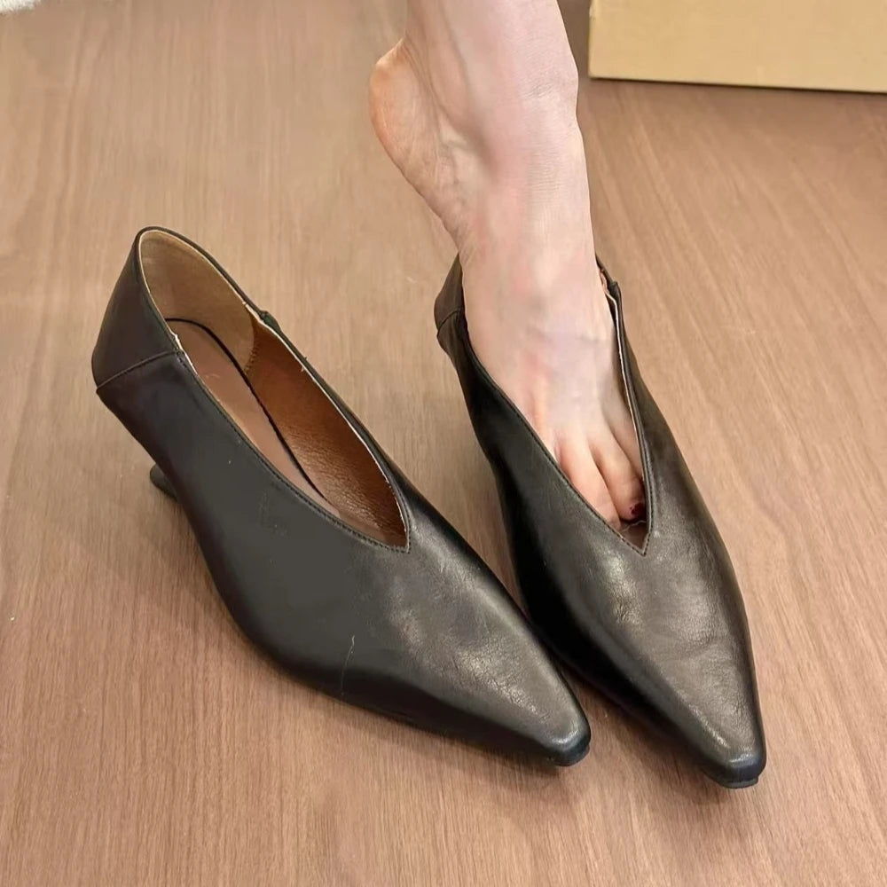 Comfortable Soft Leather Designer Shoes Women's Pointed Non-slip