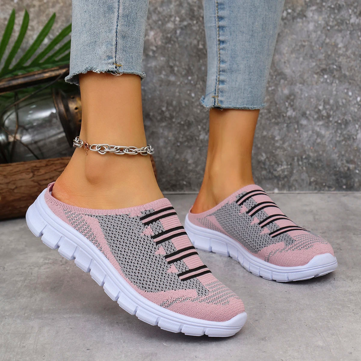 Slippers Female 2025 Lightweight Round Toe Women Mules Flats Soft Zpaxo