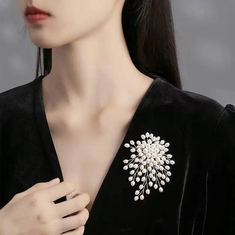 Pearl Flower Brooch – Alloy Corsage Pin for Clothes & Scarves