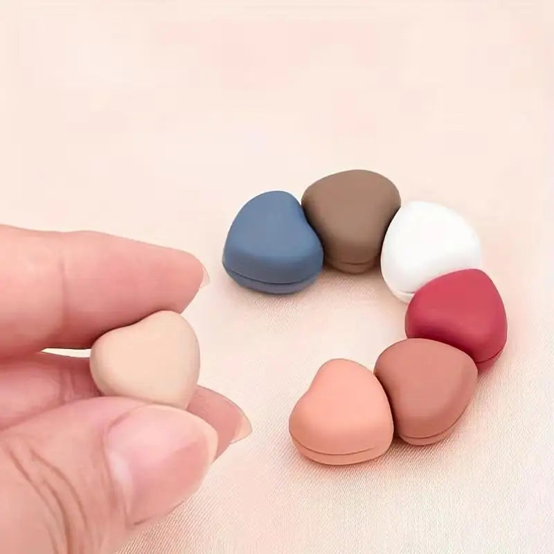 2/5pcs random Heart-Shaped Magnetic Clips – Multi-Color Detachable Magnets for Shirts, Scarves, DIY Accessories Zpaxo