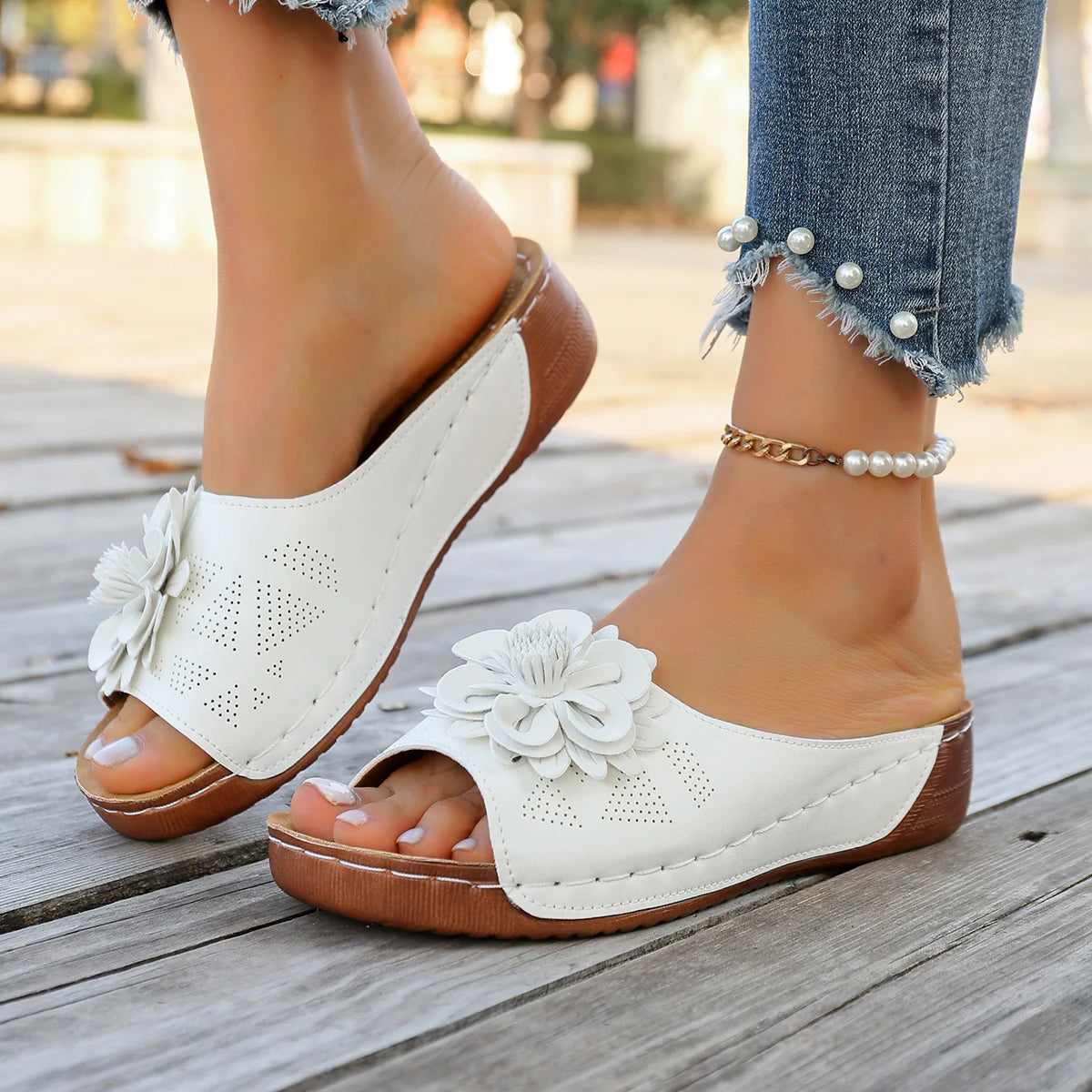 Women Slippers 2025 Elegant Platform Fashion Beach Slides Casual Zpaxo