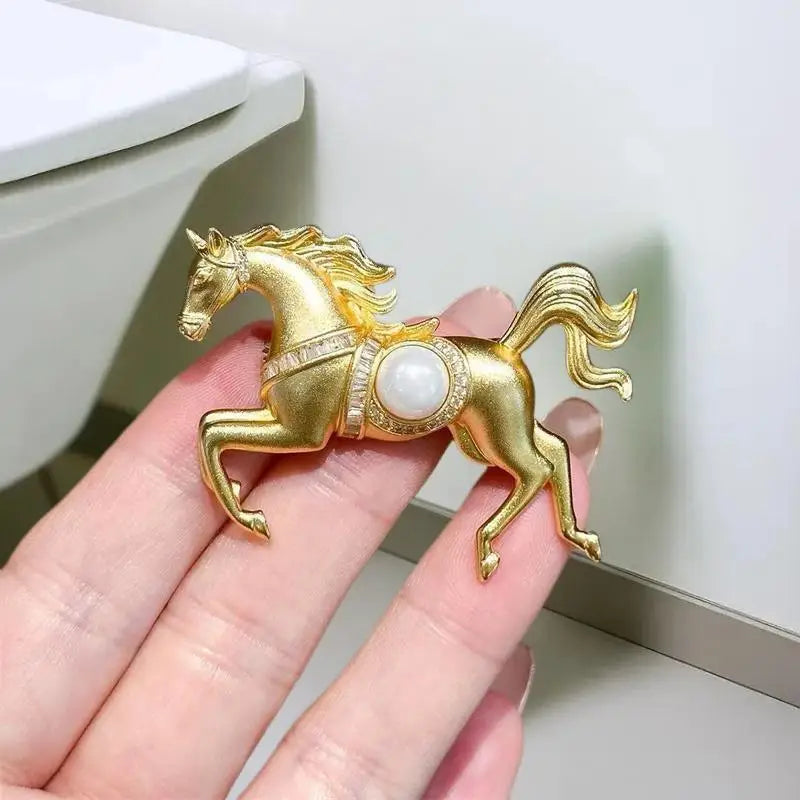 Fashion Rhinestones Pearl Alloy Horse Brooches Zodiac Pony Pins Women Zpaxo