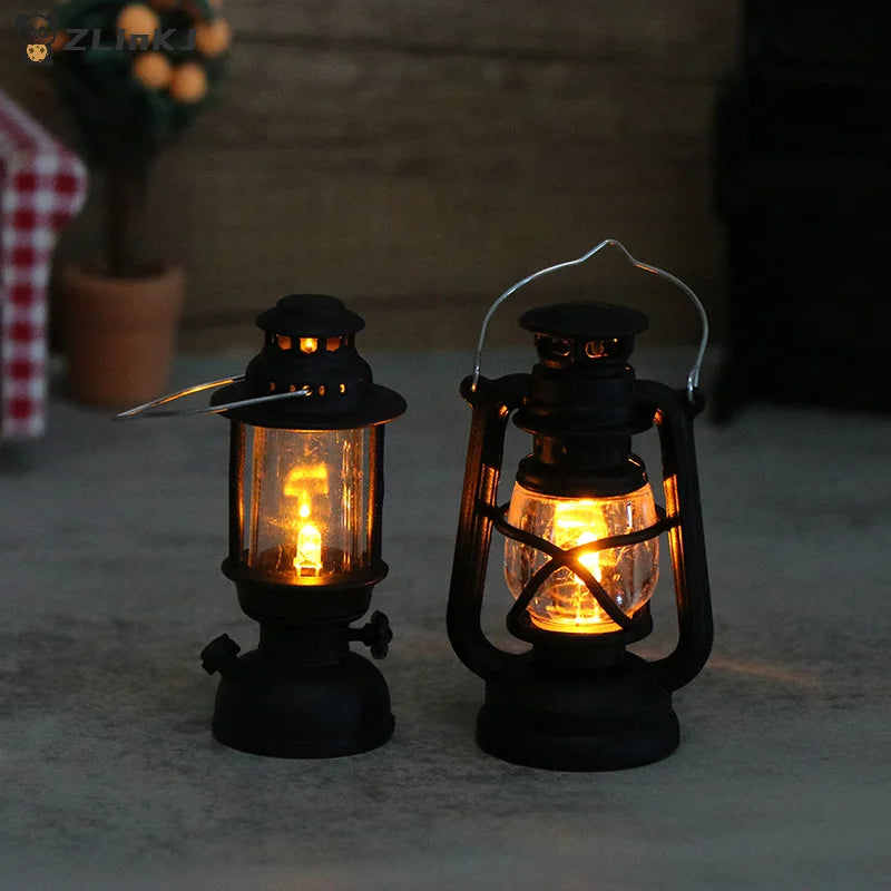 ▶6cm Mini Led Retro Glowing Pony Lantern Simulation Cande Light Night Light Dollhouse Miniature Kerosene Lamp Home Decor Toy Zpaxo