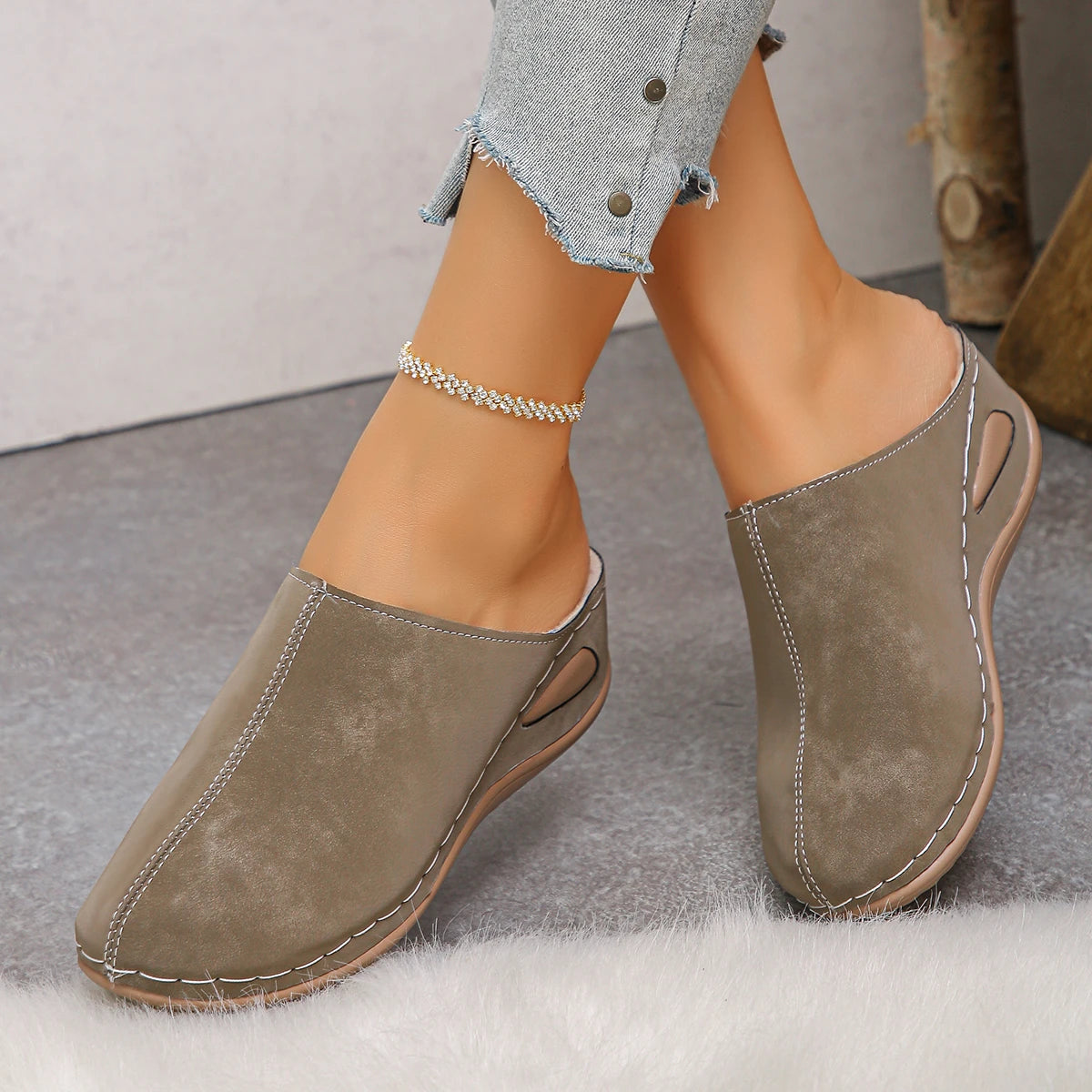 Women Slippers Large Fashionable Sandals Round Toe Slip-on Platform Zpaxo
