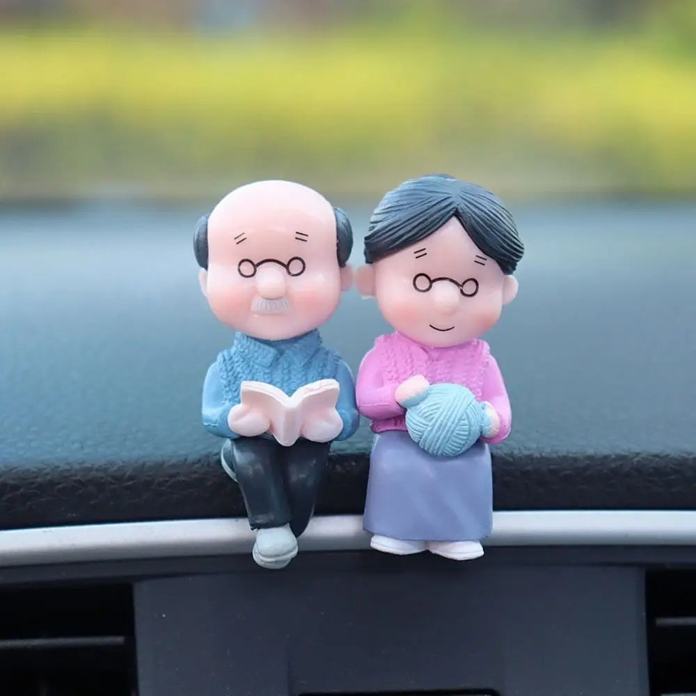 Home Decor Car Ornaments Resin Cartoon Cartoon Couples Model Toys Creative Cute Kiss Balloon Action Figure Men and Women Zpaxo D