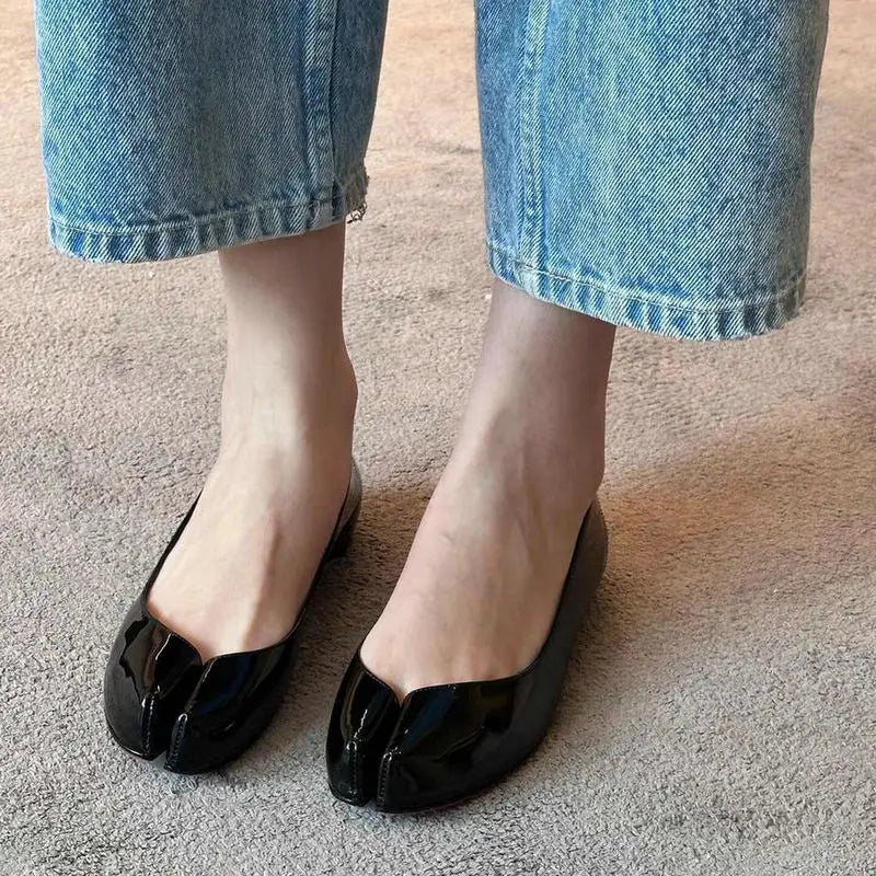 Retro Flat Shoes for Women Spring Autumn Split Toe Women 2025 New Tabi Shoes Shallow Increased Height Ballet Single Shoes Zpaxo