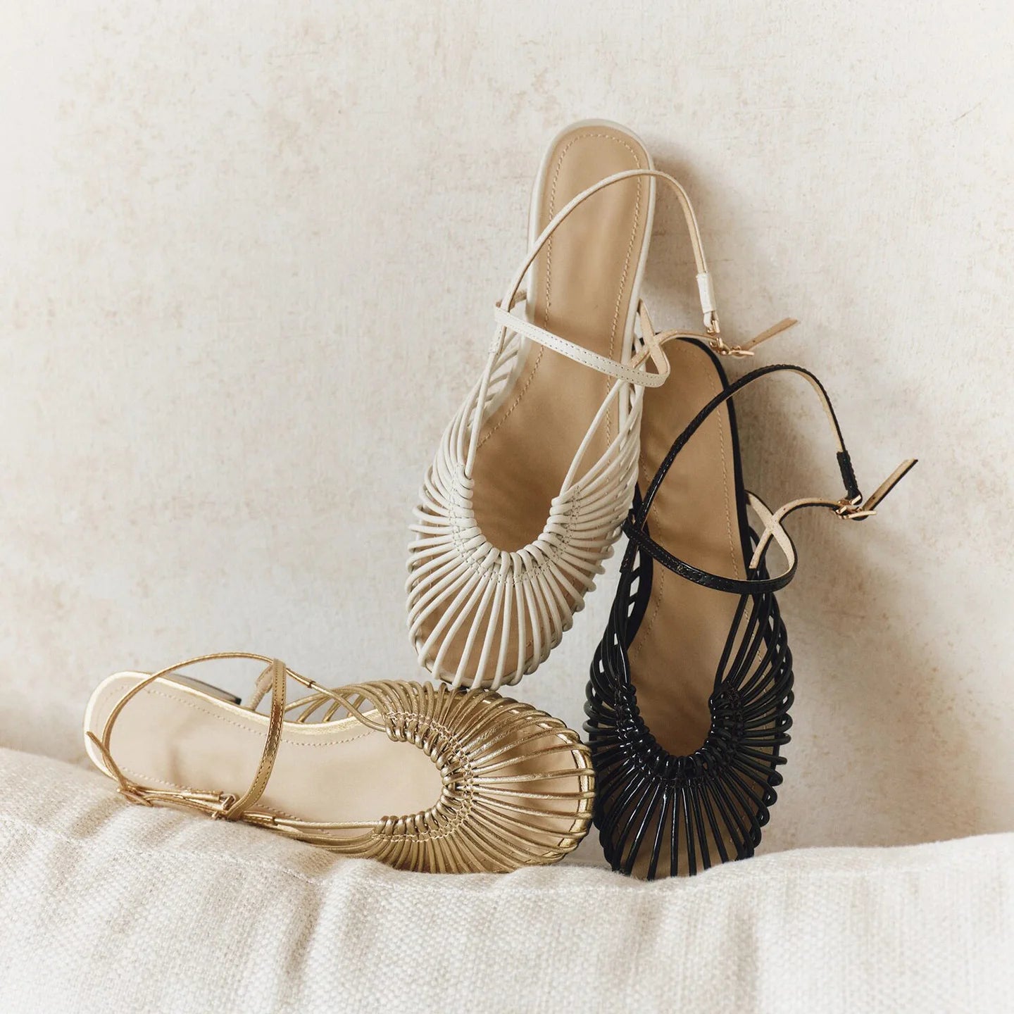 Women Gold Flat Sandals Retro Hollow Out Sandals Ladies Strap Low Heel Summer Party Dress Shoes Elegant Daily Walking Footwear Zpaxo