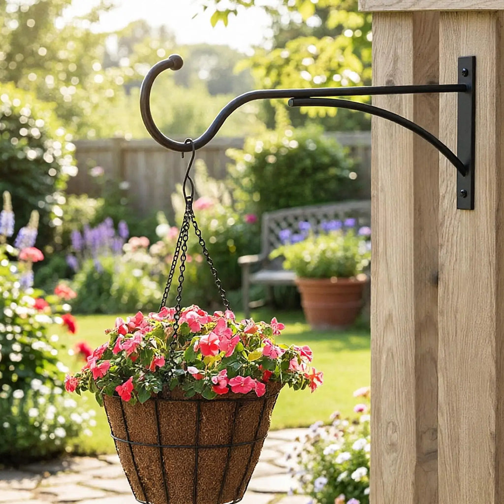 Outdoor Plant Hanger 2-Piece Decorative Wall-mounted Metal Flower