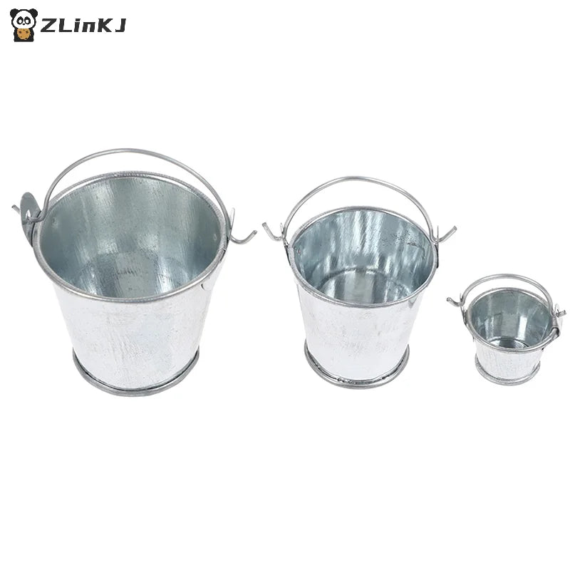 ▶1Pcs Mini Iron Bucket Model Miniature Dollhouse Decorations Children Beach Small Bucket Toy Zpaxo