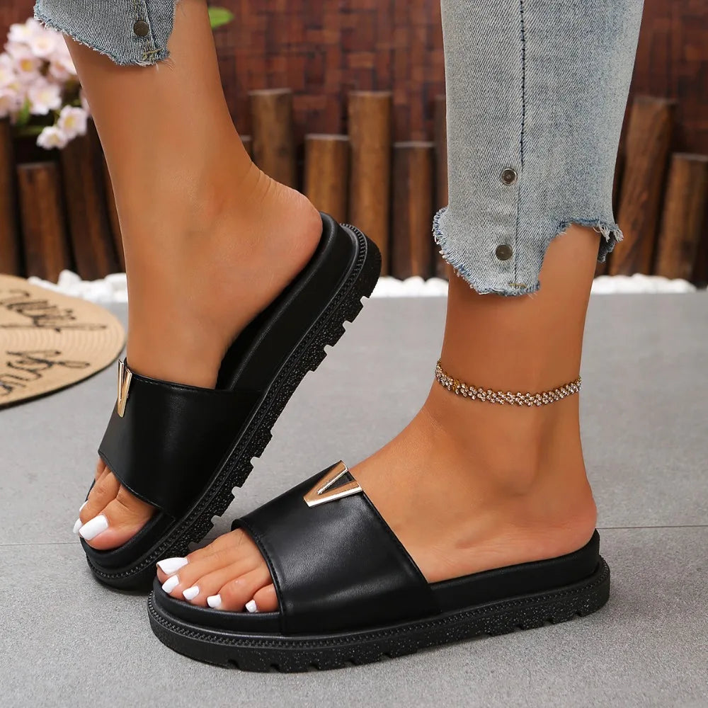 Versatile Soft Leather Summer Shoes Fashion Mother Outdoor Sandals