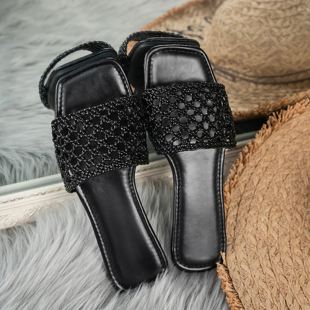 Women Slippers Luxury Fashion Flat Bottom Slippers Casual Simple Solid Shoes Lightweight Beach Sandals 2025 New Slides Women Zpaxo