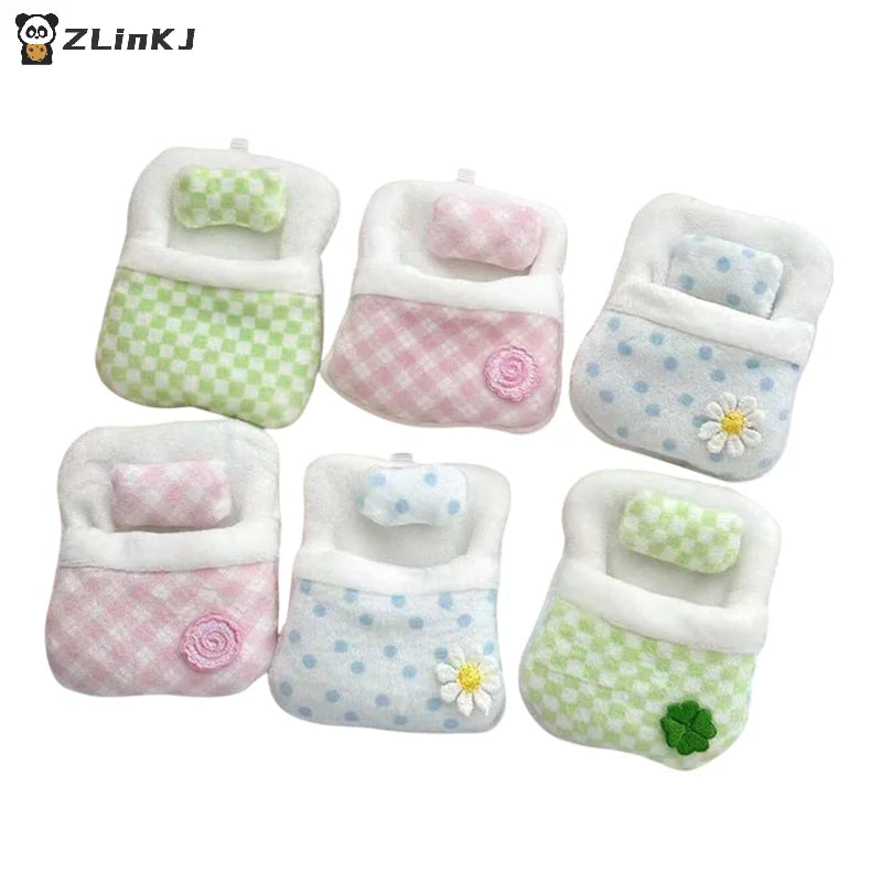 ▶1PCS Cute Plush Anime Animal Doll Four-Leaf Clover Quilt Mini Doll Sleeping Bag Doll Small Quilt Zpaxo