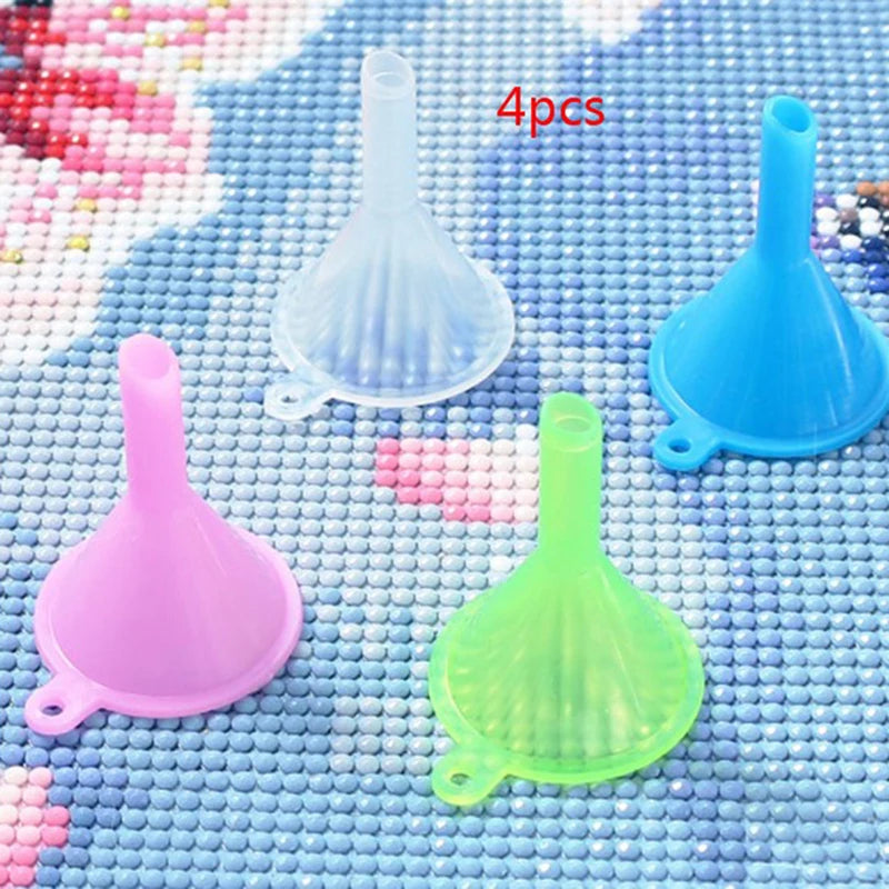 4-Pack Mini Plastic Funnels – Diamond Painting & Bottle Fill