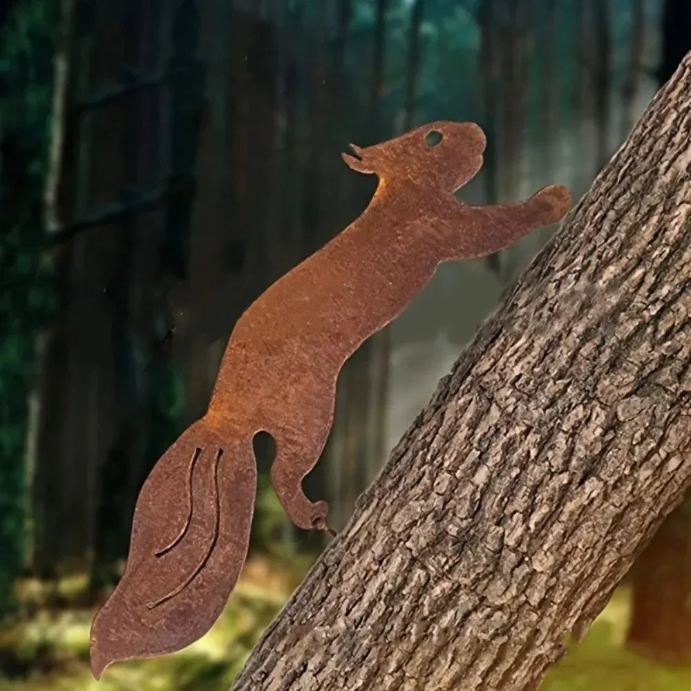 Creative Tree Insert Rusty Squirrel Silhouette Metal Decoration