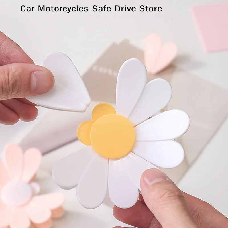 Multifunctional Sakura Magnetic Clip Creative Kitchen Gadget Snack