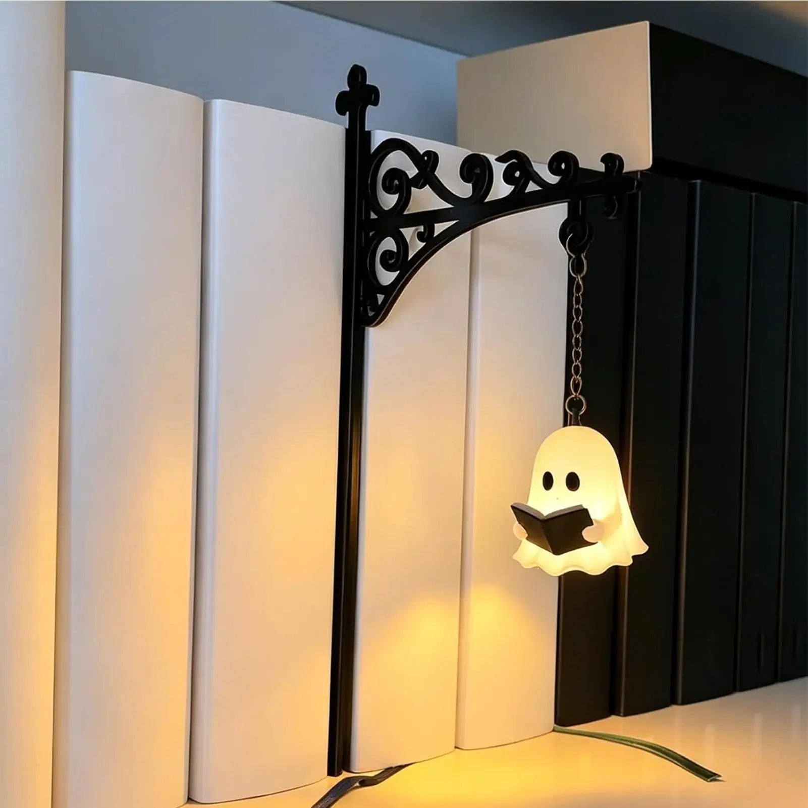 Bookshelf Mini Lantern Cute Mini LED Vintage Ghost Lantern Halloween Bookshelf Lights for Home Tabletop Desktop School Living Zpaxo
