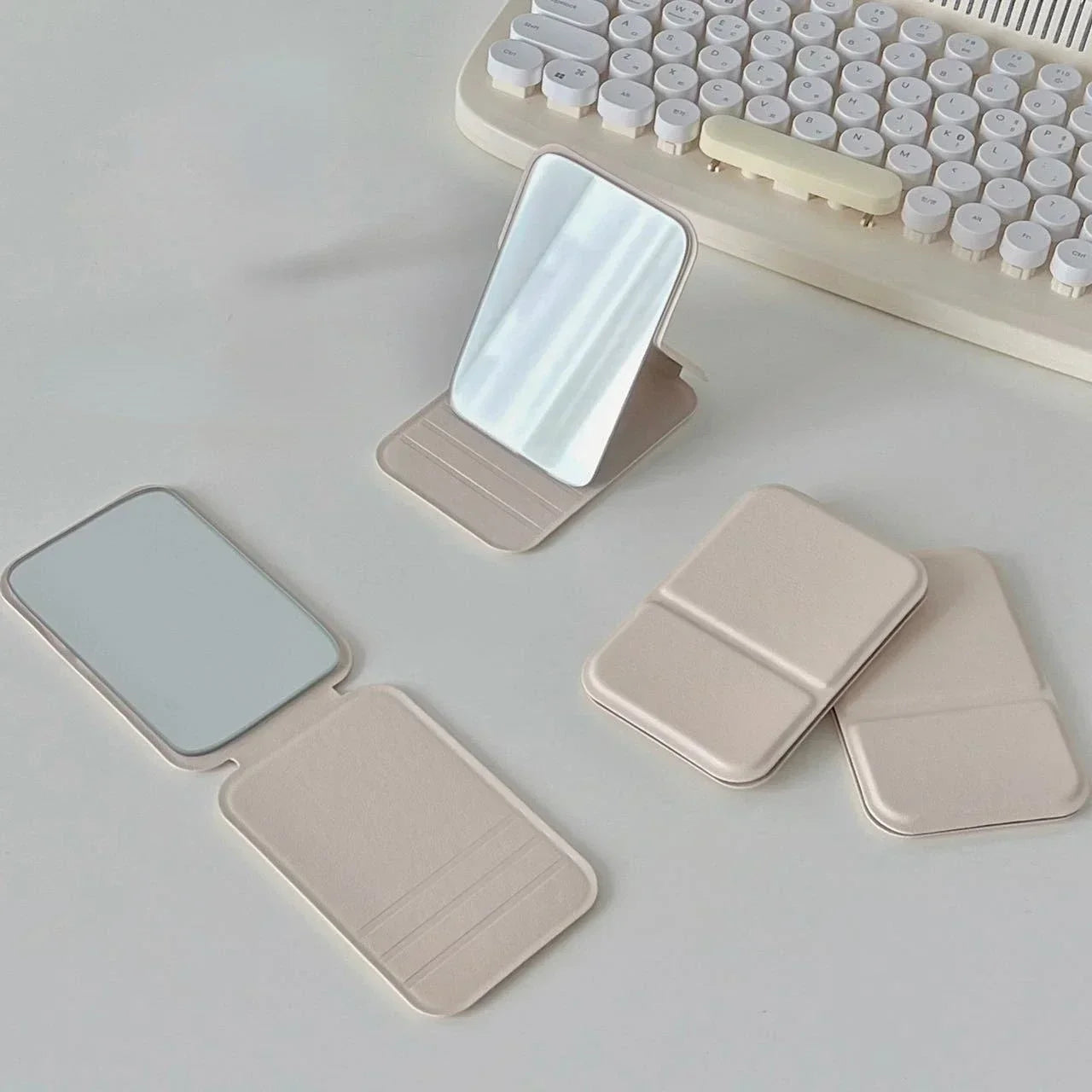 PU Leather Foldable Compact Makeup Mirror – Pocket Mirror Compact Makeup Mirror Zpaxo 1pc-white 62x62cm