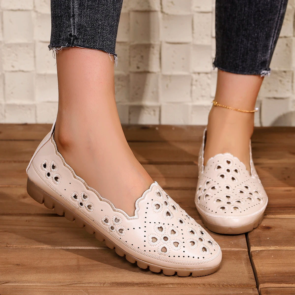 2025 Women Flat Loafers Summer Lady Hollow Out Shoes Soft Leather Zpaxo