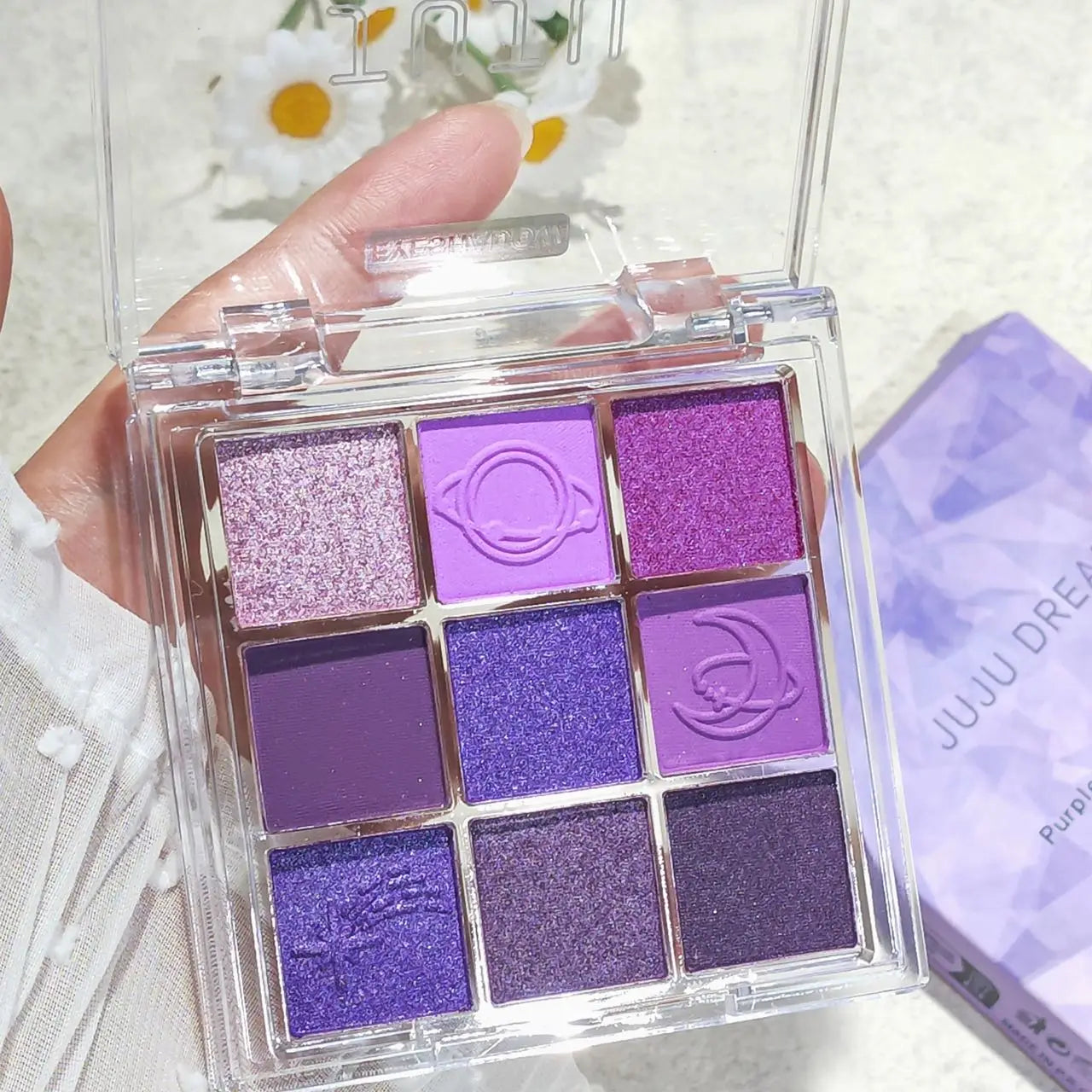 9-color purple and pink eyeshadow palette, long-lasting and waterproof, matte and shimmer finishes, smokey eye makeup palette. Zpaxo