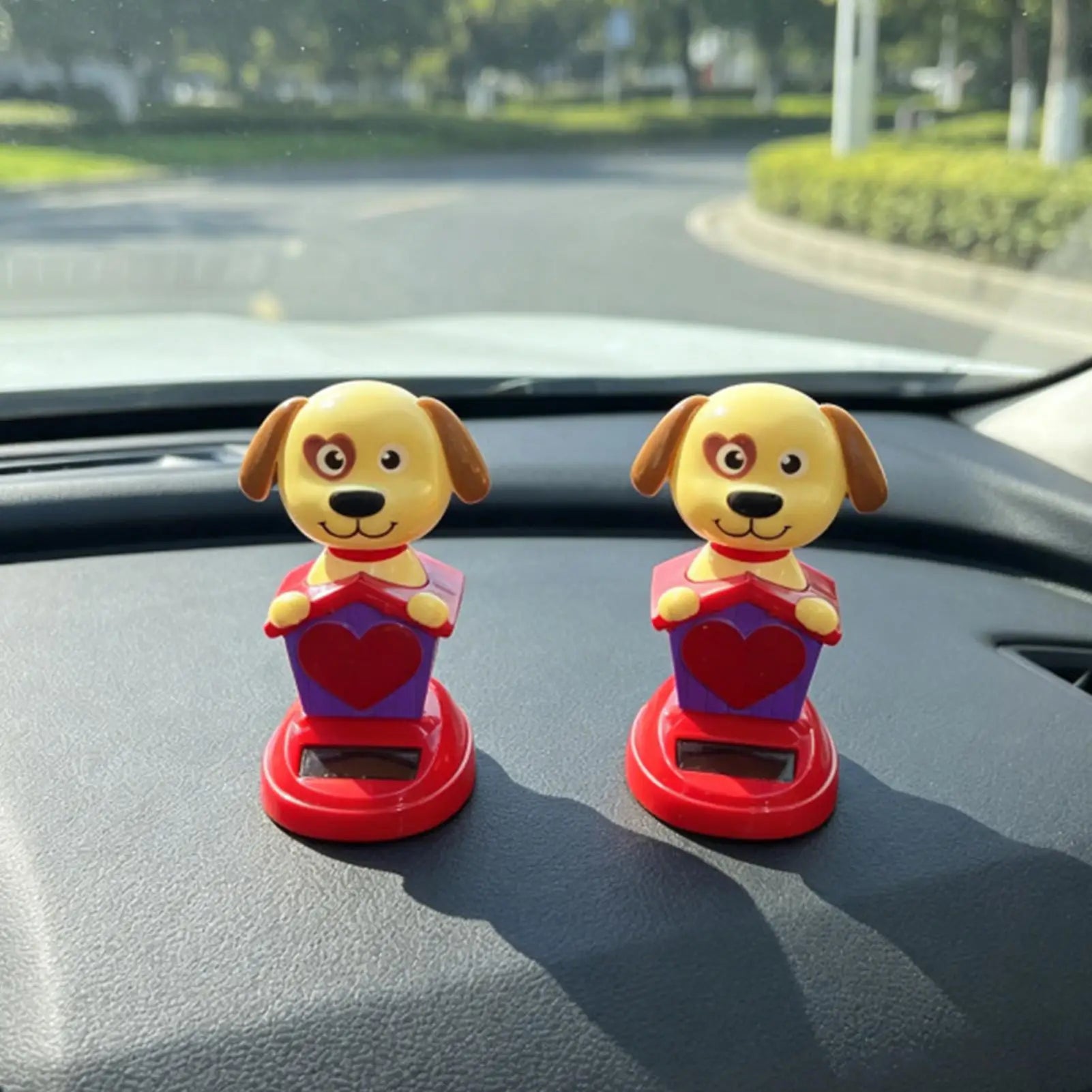 Solar Dashboard Dog Figurine – Swaying Car Decor Ornament Dashboard Car Ornament Zpaxo