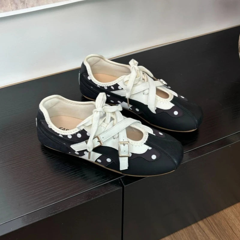 Women's Comfortable Round Toe Cross Buckle Strap Embellishment Zpaxo black 39