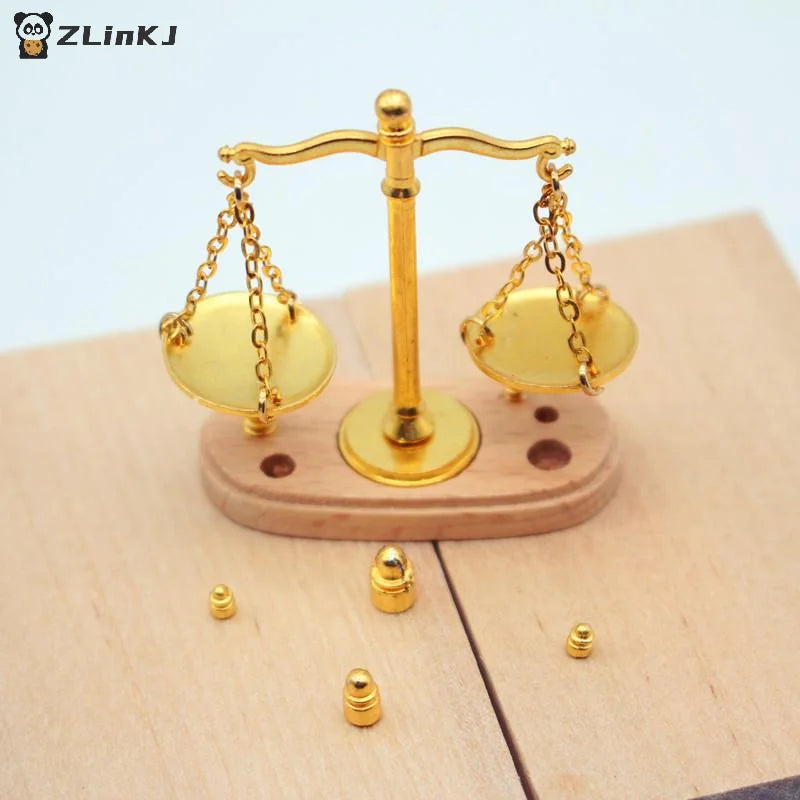 ▶1PCS Dollhouse Vintage Balance Scale Miniatures Model Accessories Kids Pretend Play Toys Ornaments Gifts Zpaxo