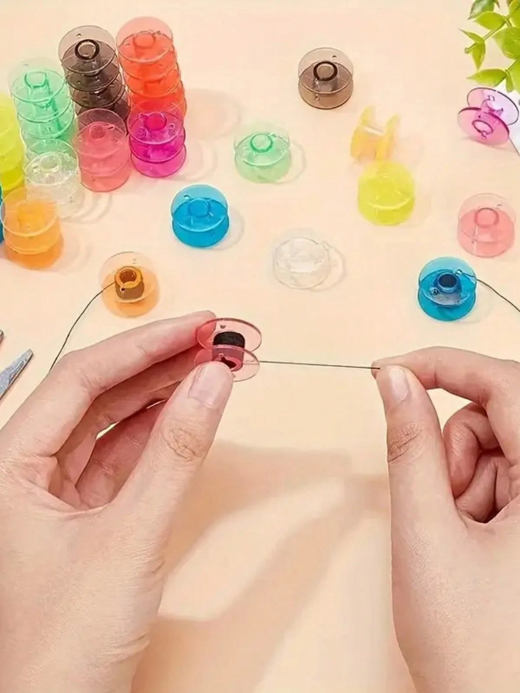 50 PCS/Lot Plastic Transparent Colorful Sewing Machine Spools Home Sewing Tool Empty Spool Bobbins Sewing Machines Accessories Zpaxo