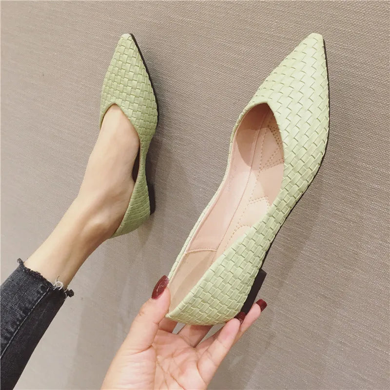 Large Size Shoes for Women Flats 2023 Spring Autumn New Woven Women's Shoes Black Shallow Mouth Pointed Shoes Ladies Zpaxo
