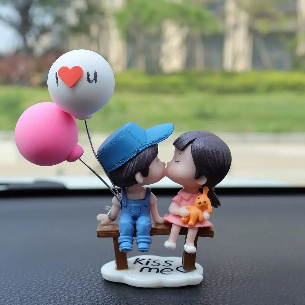Home Decor Car Ornaments Resin Cartoon Cartoon Couples Model Toys Creative Cute Kiss Balloon Action Figure Men and Women Zpaxo F