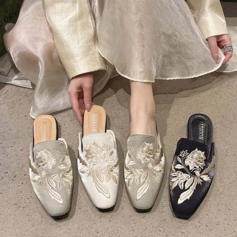 New Chinese Style Embroidered Flower Sandals and Slippers for Women's Outer Wear 2025 Retro Women's Flat Shoes Zpaxo