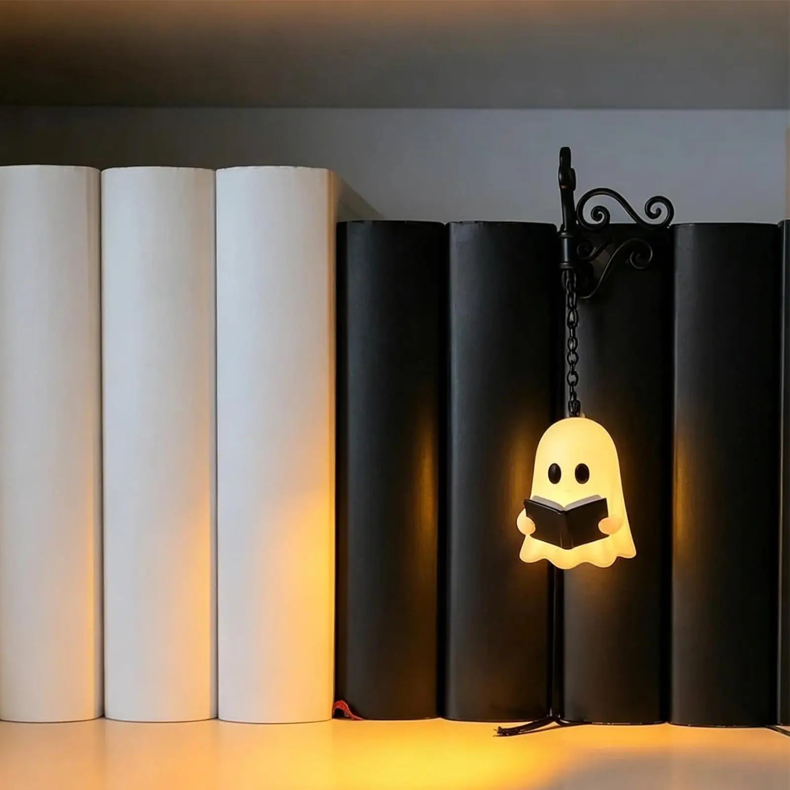 Bookshelf Mini Lantern Cute Mini LED Vintage Ghost Lantern Halloween Bookshelf Lights for Home Tabletop Desktop School Living Zpaxo